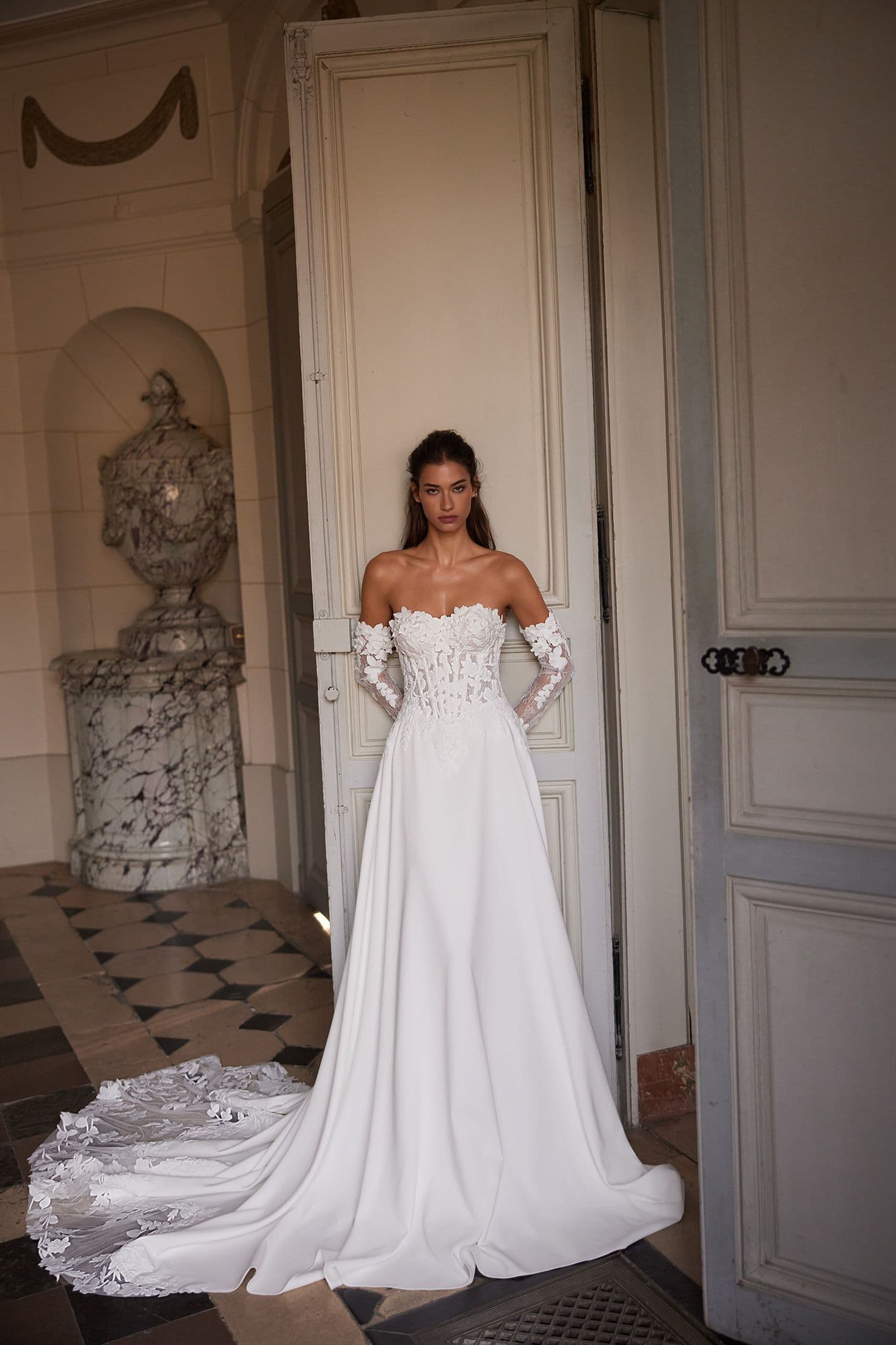 Mirella 579 - image 2