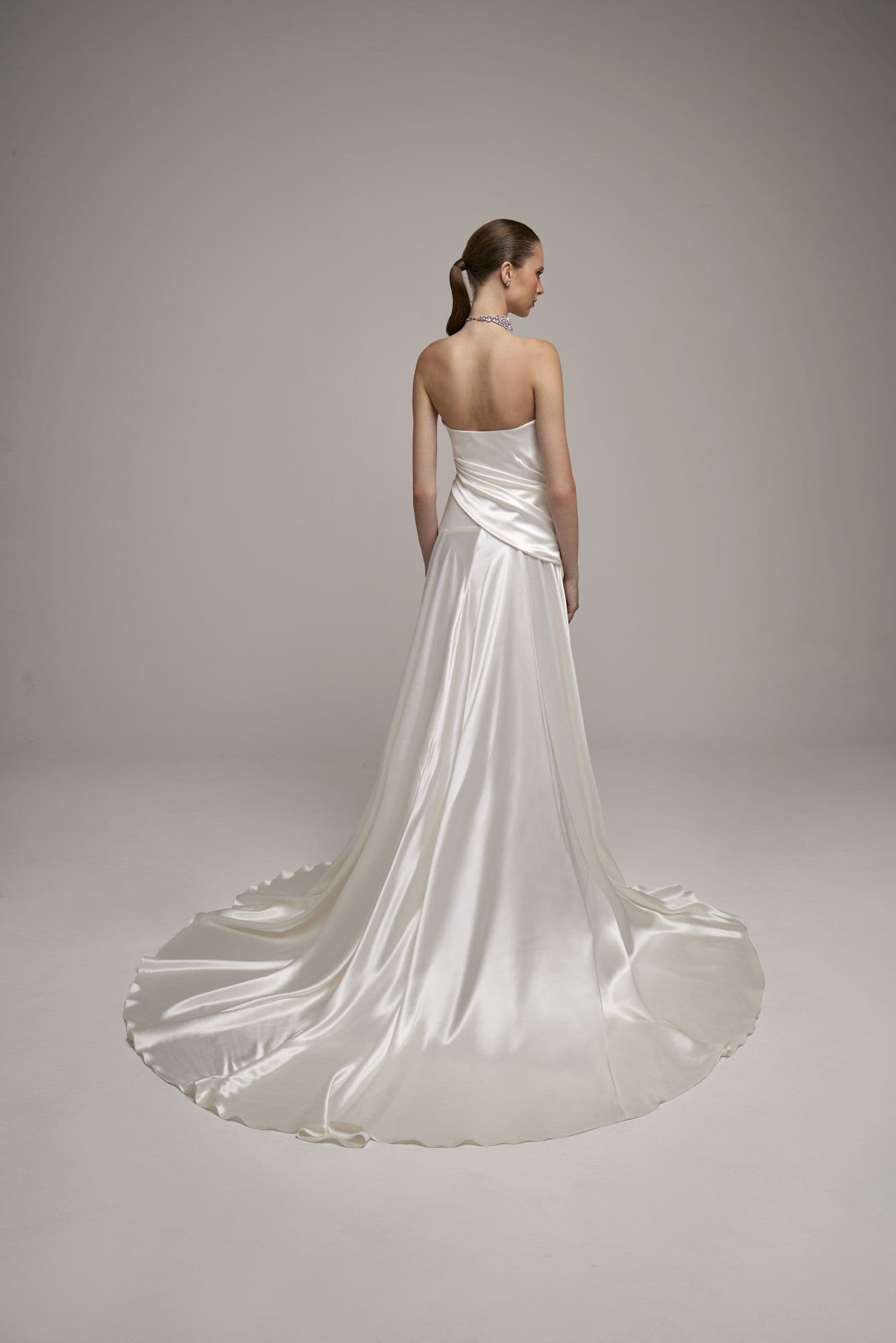 Caroline - image 4